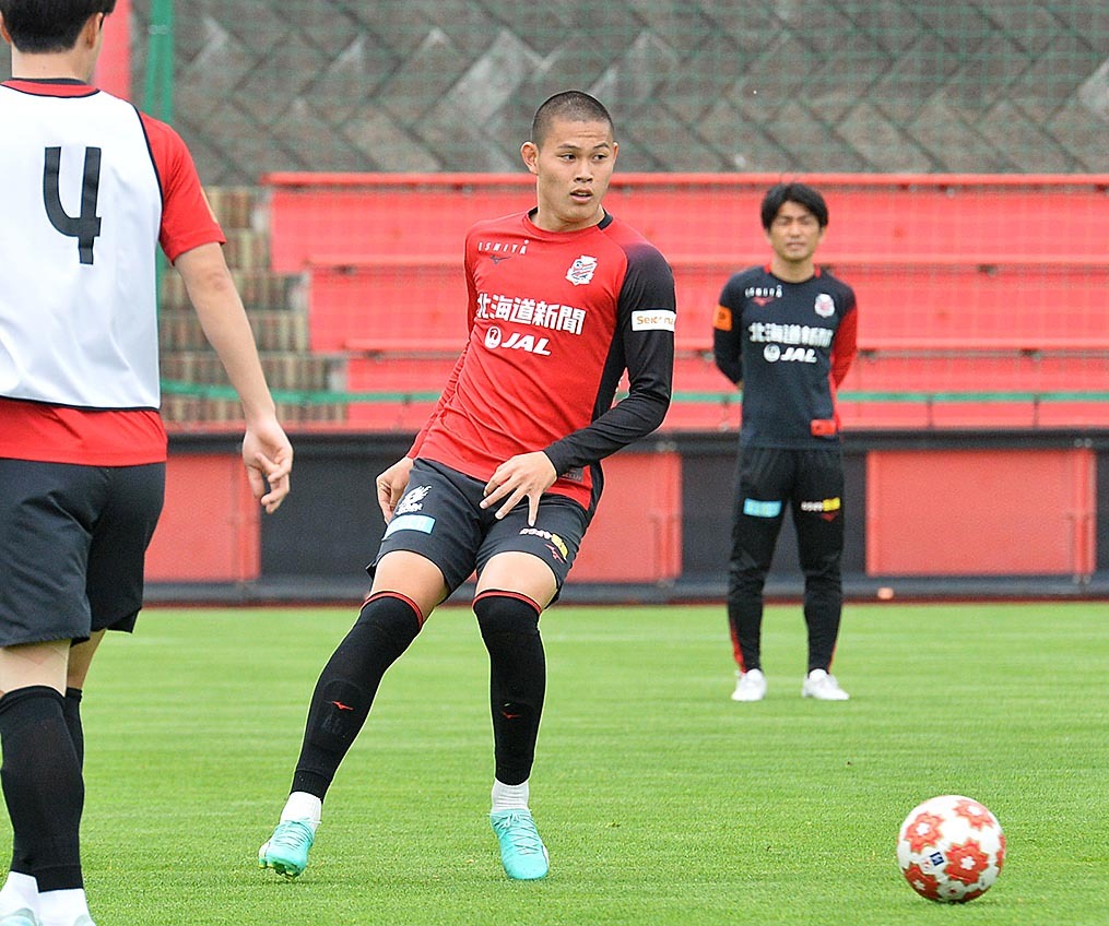 ミニゲームで軽快な動きを見せる中島