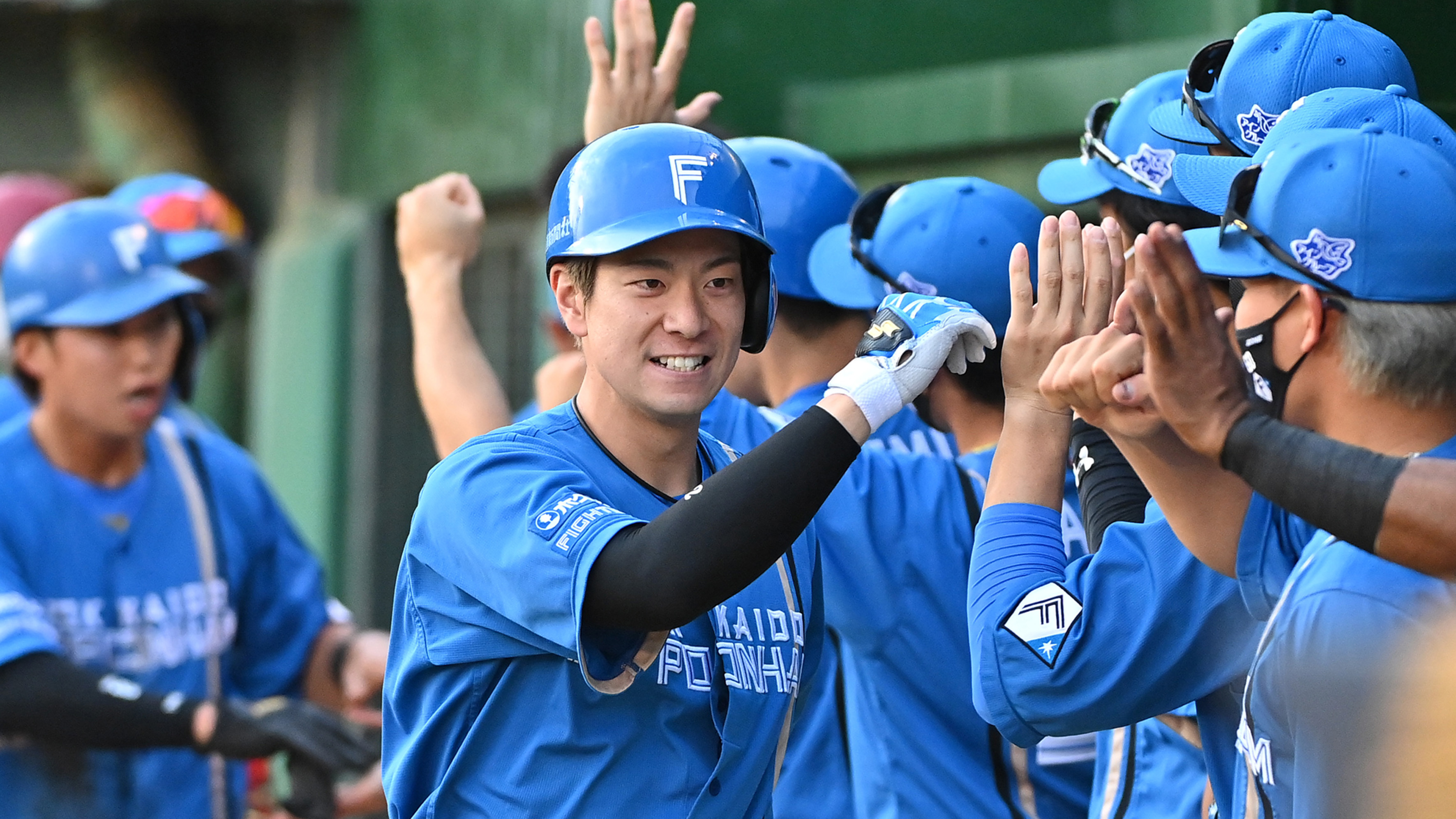 松本剛が3号2ラン含む3打点 打率.350に上昇で首位打者突き進む | 道新スポーツ | DOSHIN SPORTS