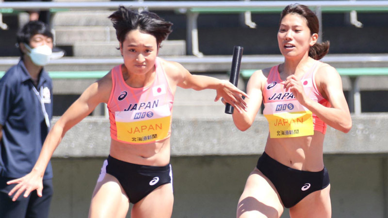 ４×１００メートルリレーの日本代表応援レースで４走を務めた御家瀬（手前）。日本記録にも自信を見せた