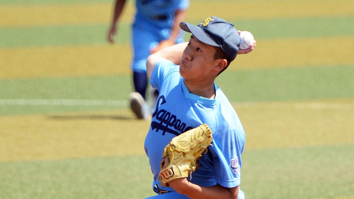 先発し5回無失点と好投した半田