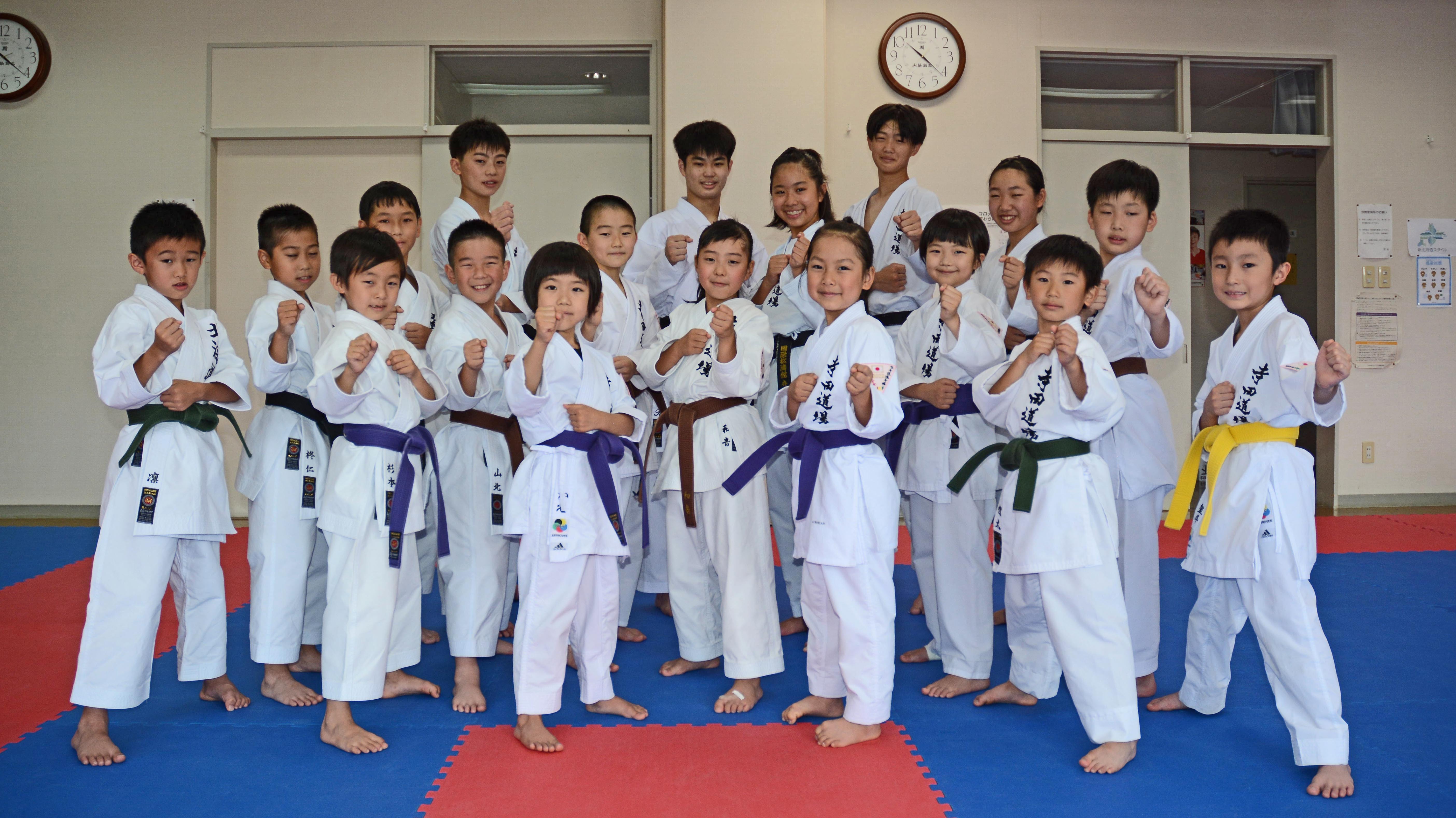 小、中学の全国に出場する寺田道場の選手たち