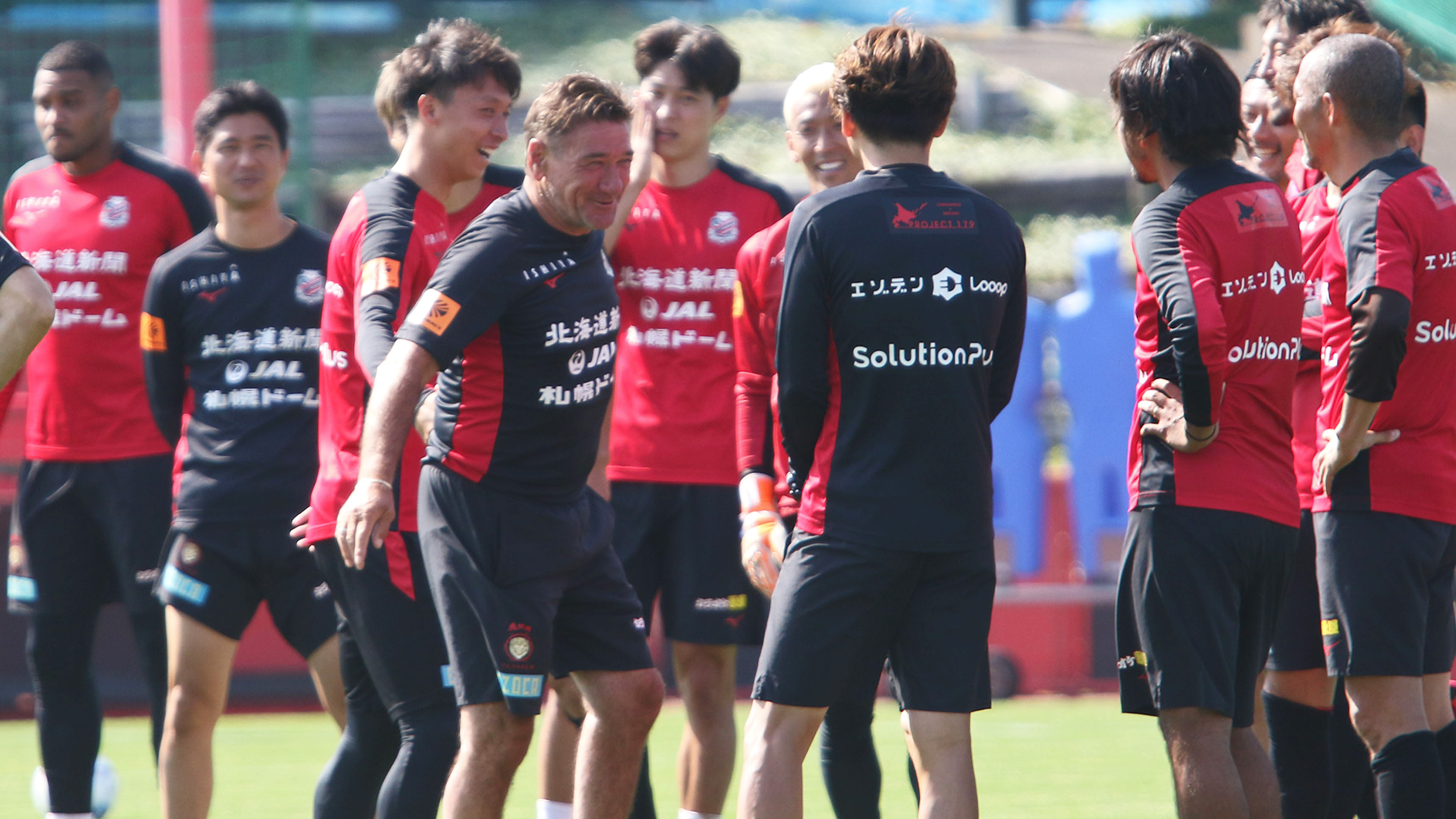 ミシャ 良い試合をサポーターと共に 総力戦で川崎倒す 1日厚別で川崎戦 道新スポーツ Doshin Sports ミシャ 良い試合をサポーターと共に 総力戦で川崎倒す 1日厚別で川崎戦 道新スポーツ Doshin Sports