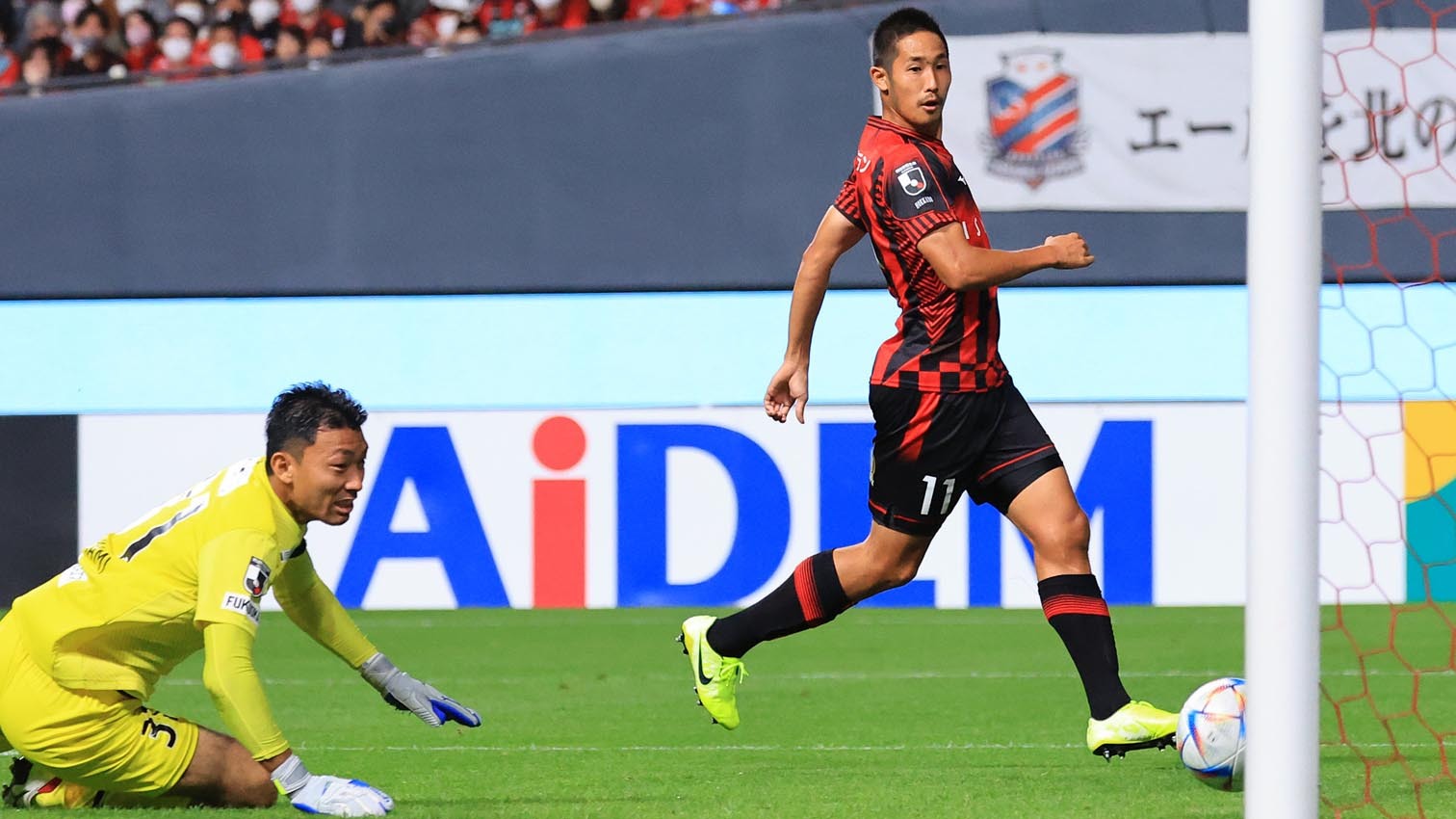 前半12分、先制ゴールを決めた青木