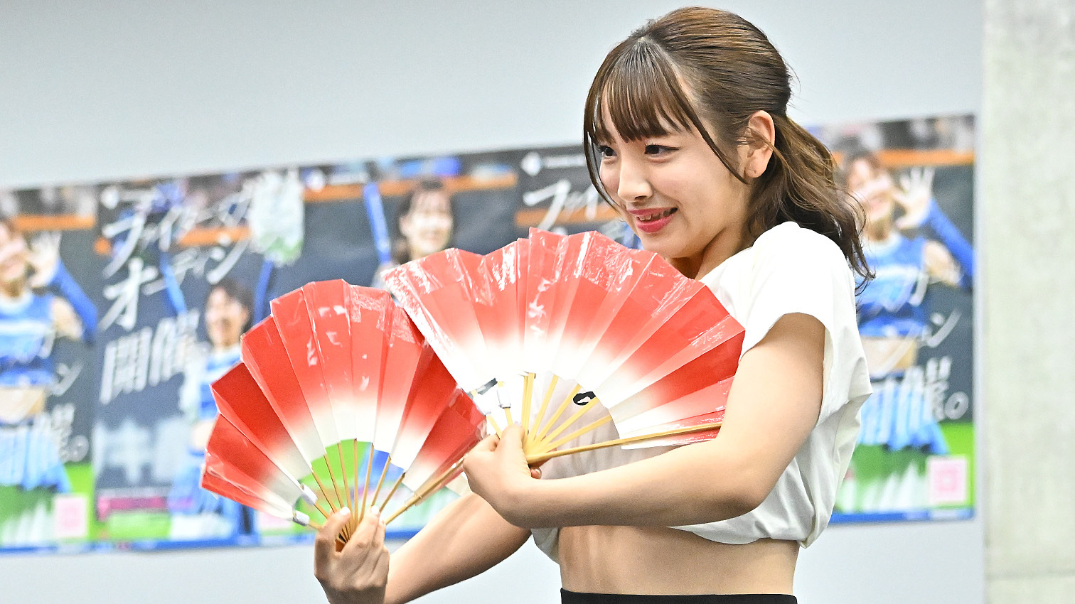 三次審査でよさこいの演舞を披露する田中心優さん