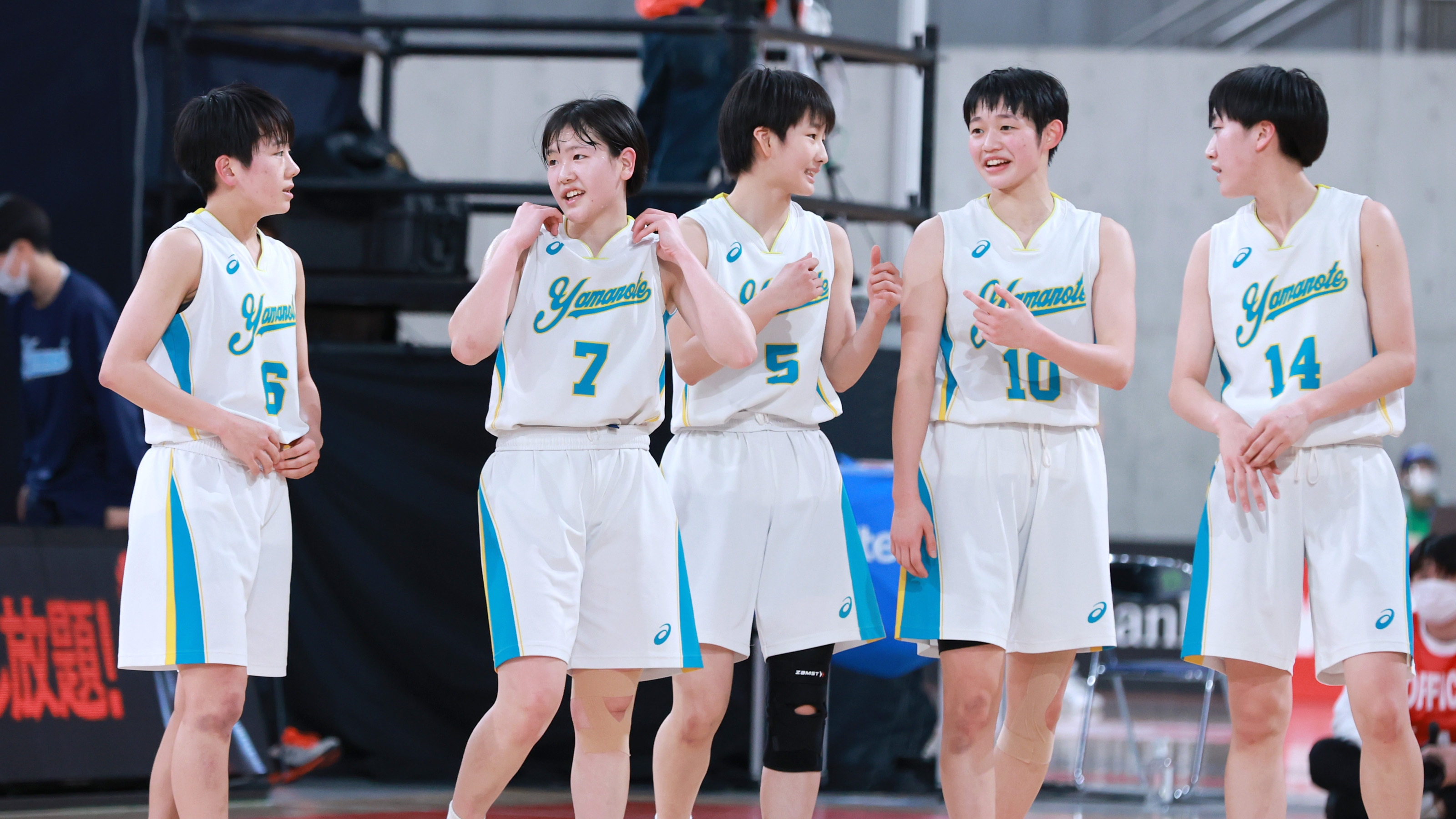 エースがコート上にいない時間帯もあったがチーム一丸で勝利(撮影・富田茂樹)