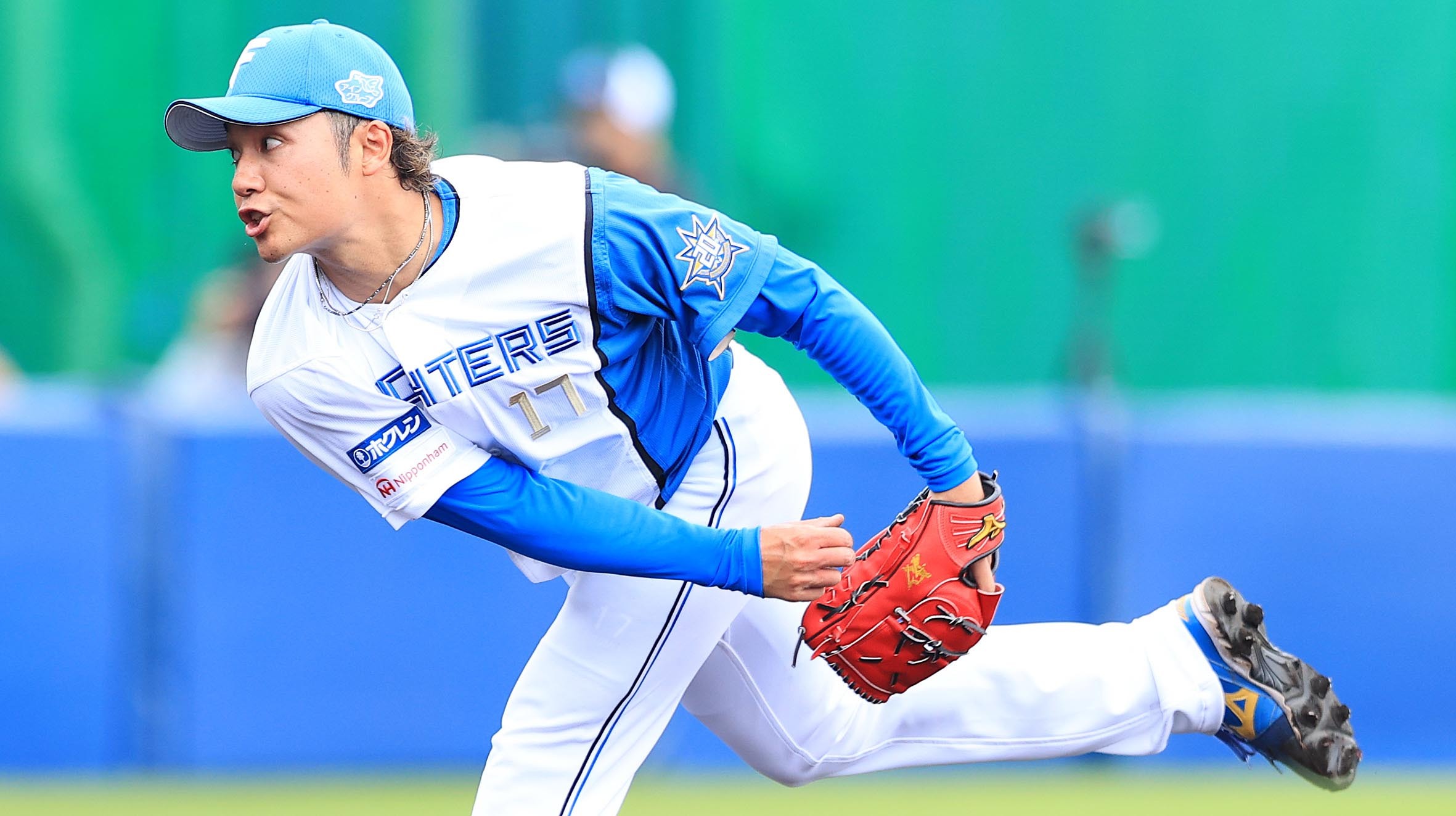 今季初実戦でWBC球を使用した伊藤(撮影・松本奈央)