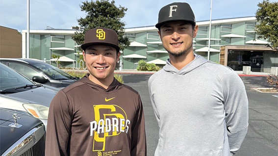 ダルビッシュ有とサンディエゴでの2ショット(Twitterより)