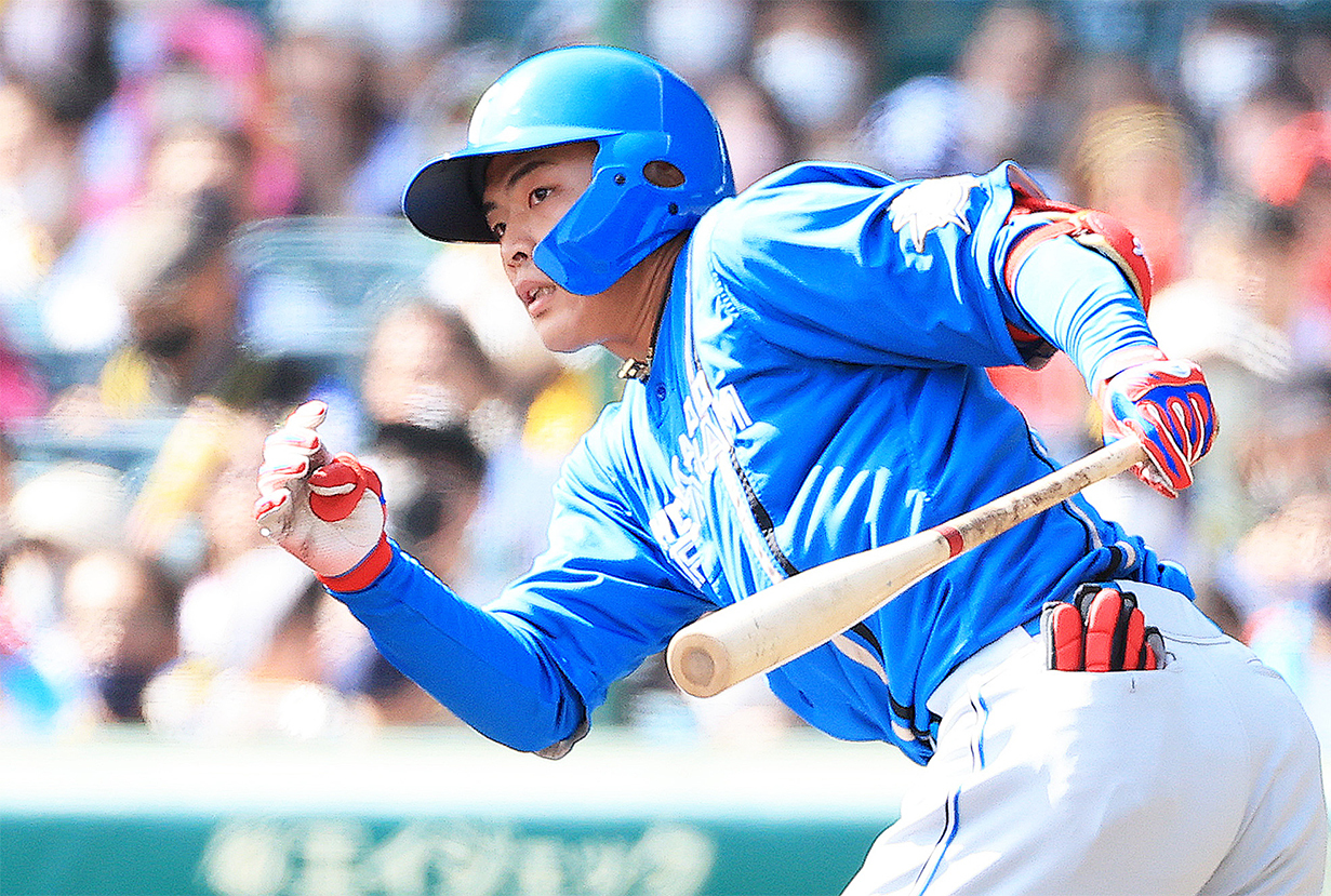 四回1死、野村が二塁打を放つ(撮影・松本奈央)