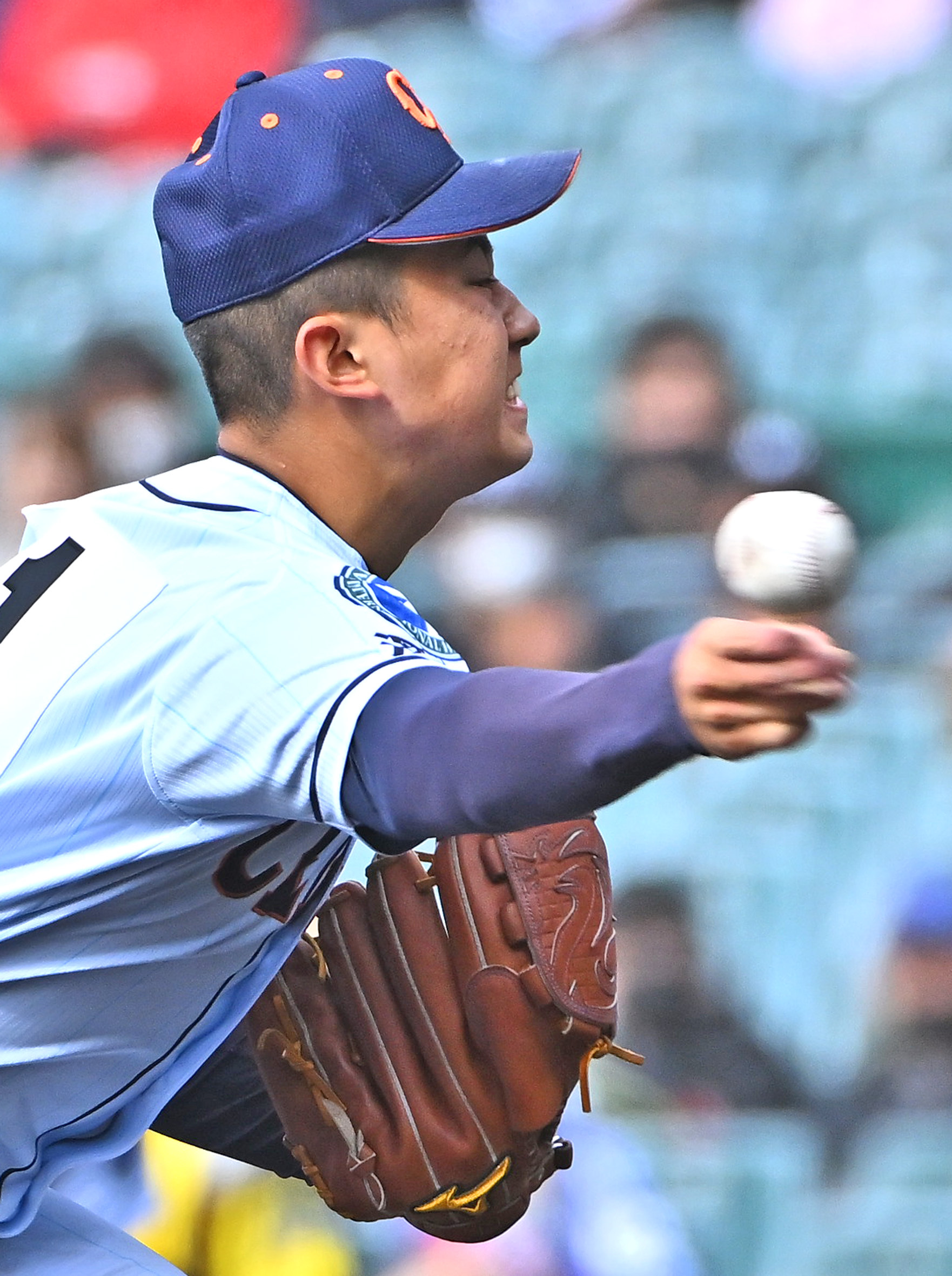 クラーク先発の新岡