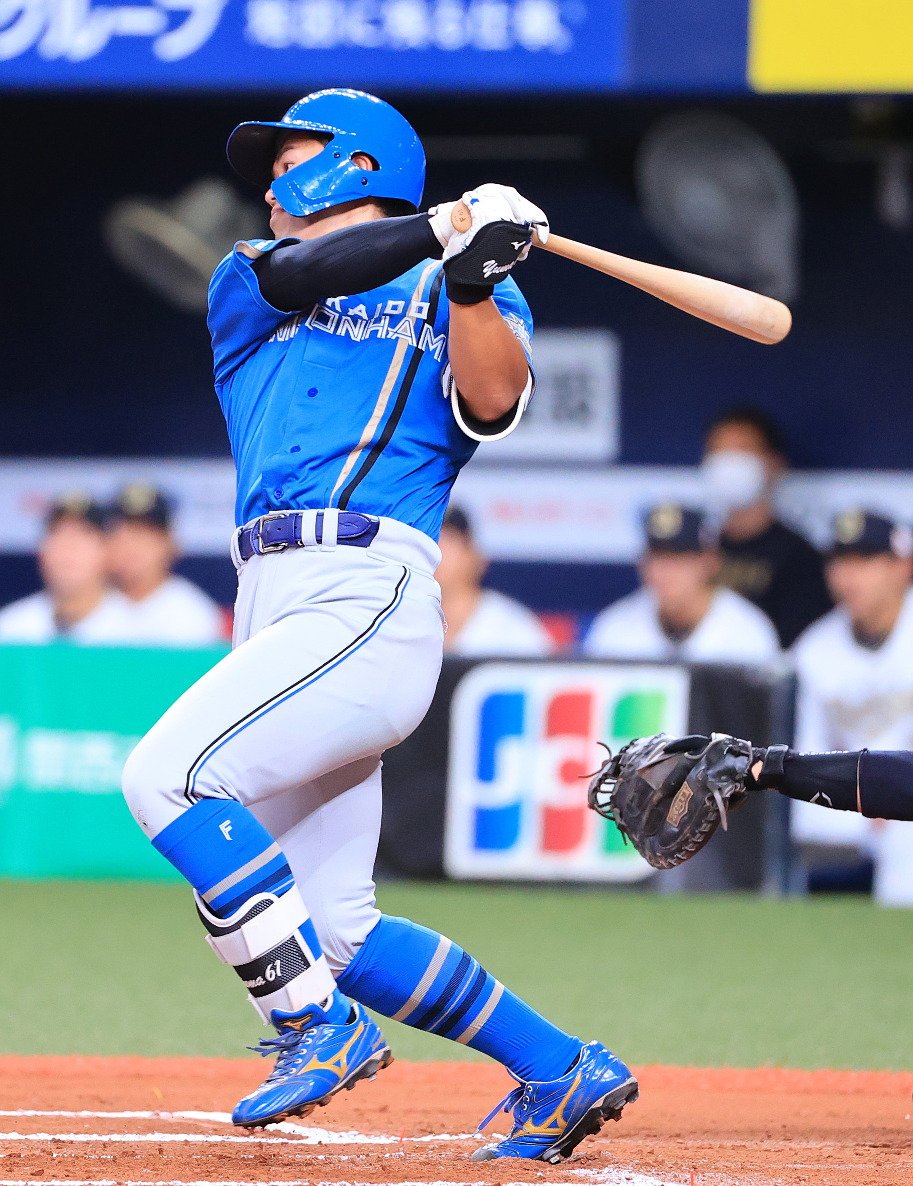 六回1死一塁、投手強襲の内野安打を放つ今川