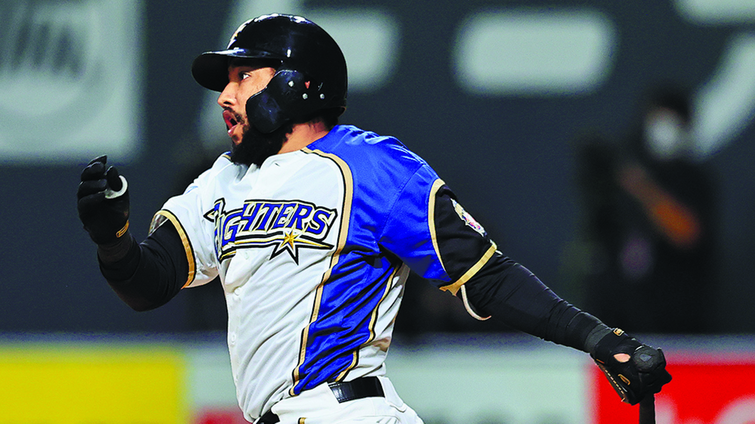 二回無死一、二塁、R・ロドリゲスが左中間に2点適時二塁打を放つ