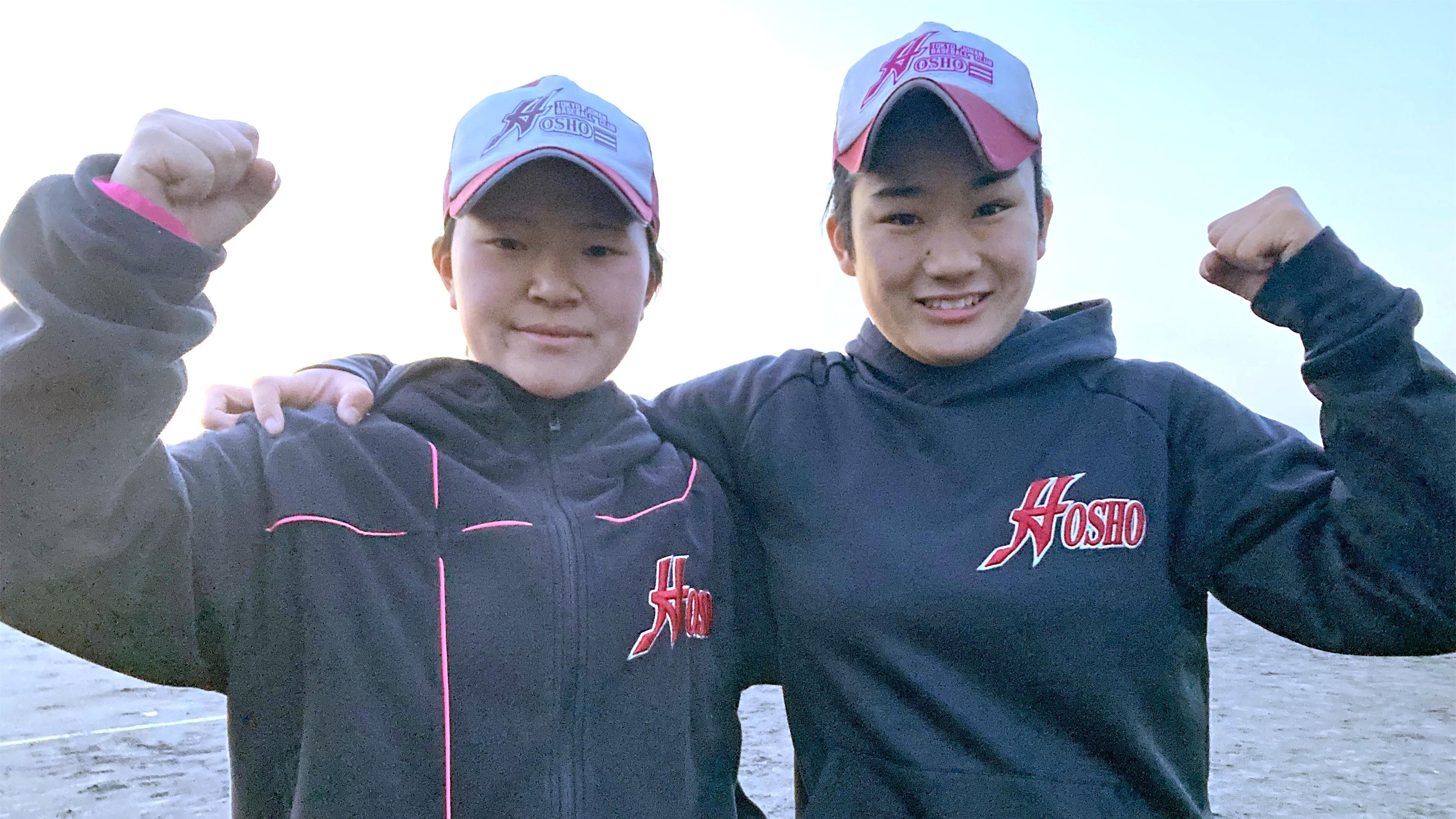 神奈川から北海道へ野球留学した染投手（右）と石渡内野手