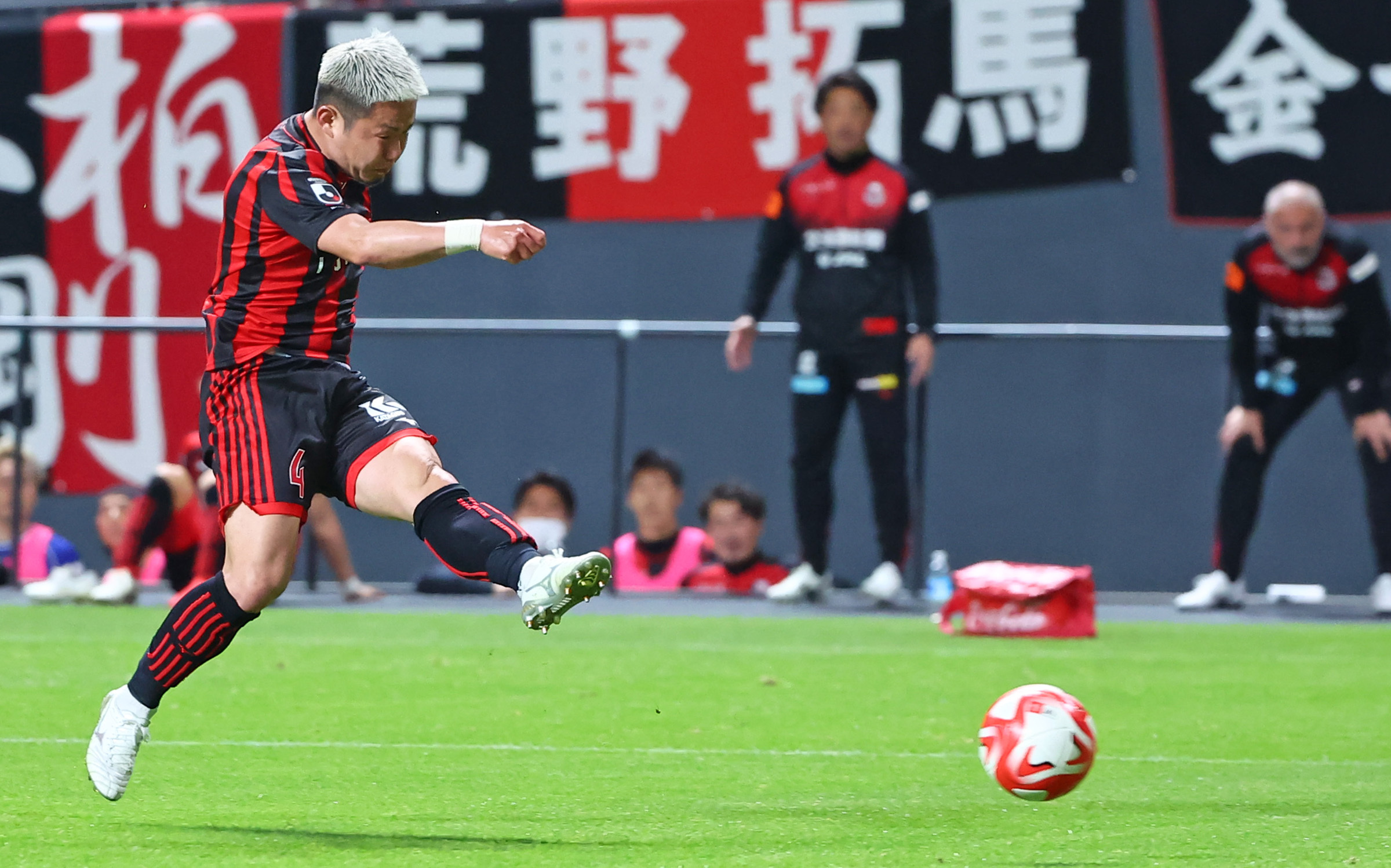 4月19日、鳥栖戦で菅が3点目を決めた