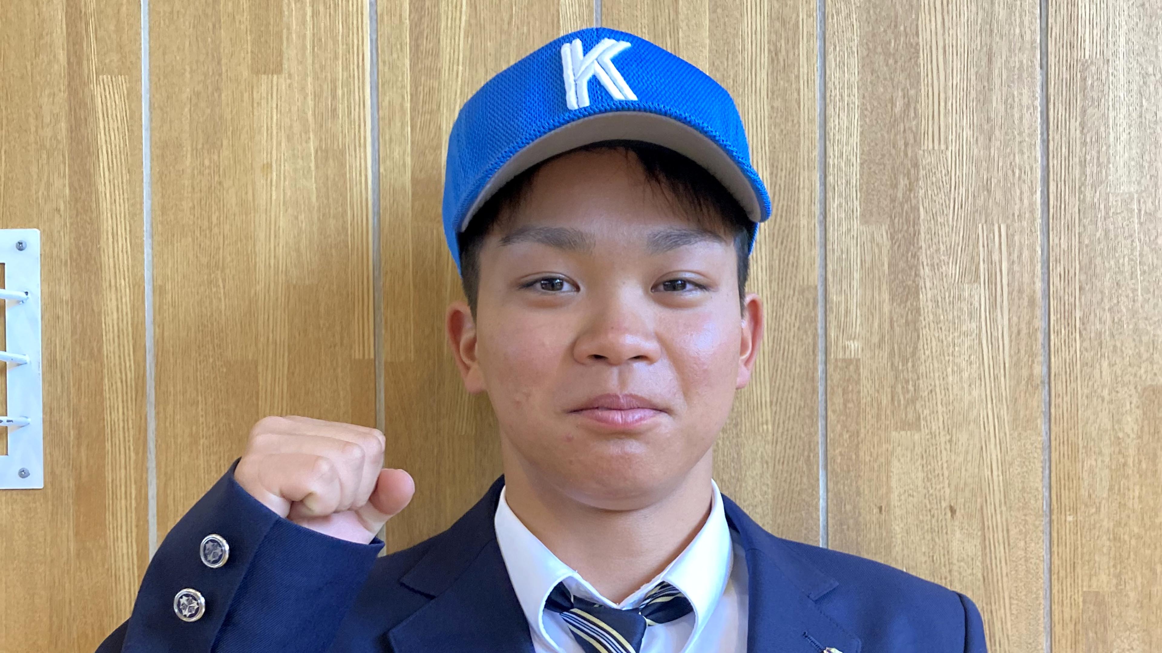 北広島の千葉主将。同校野球部OB会からプレゼントされた、日本ハムビジター風の練習用キャップ。5月には練習用ユニホームもプレゼントされる予定だ