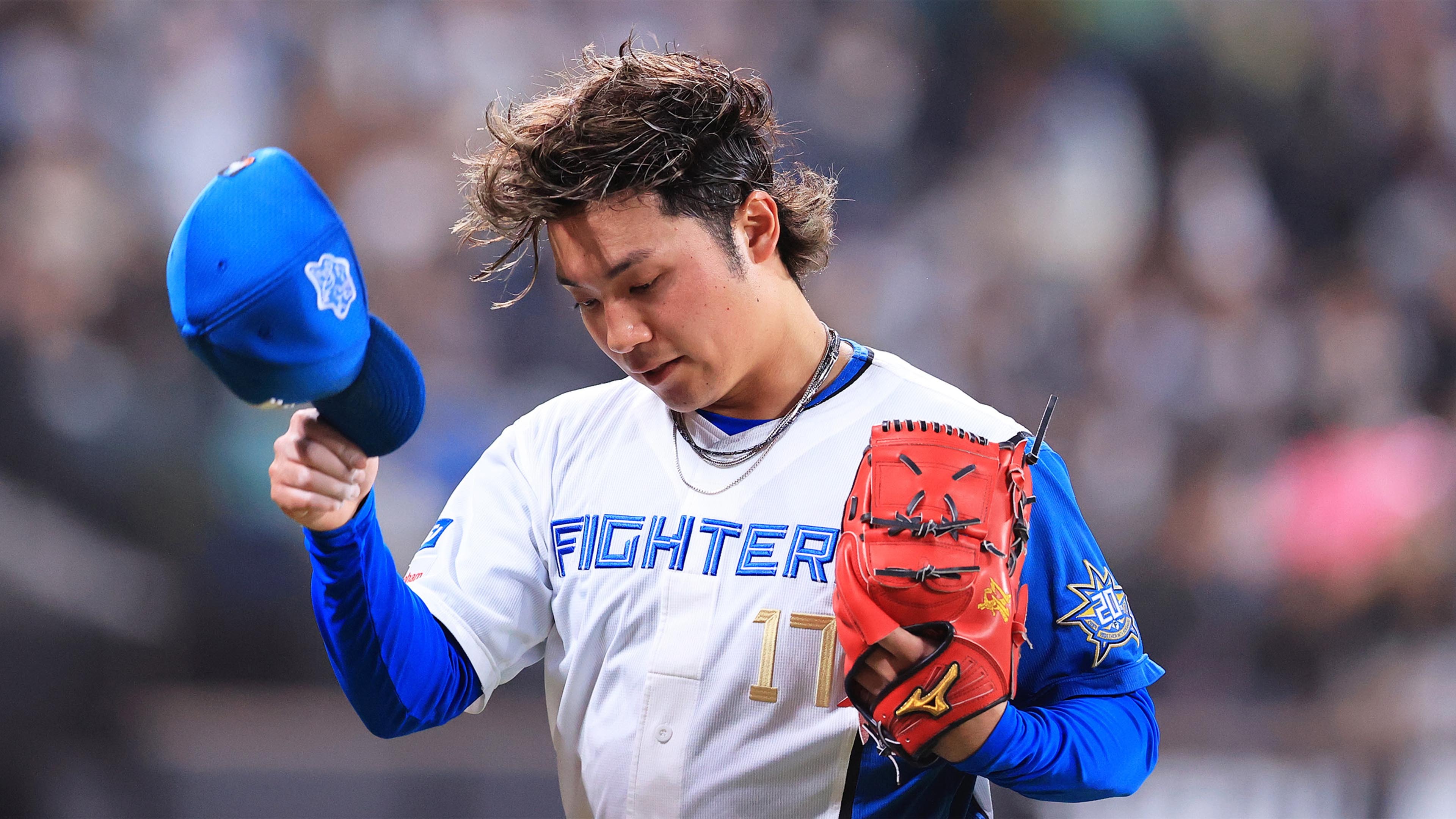 五回、逆転を許しマウンドを降りる伊藤