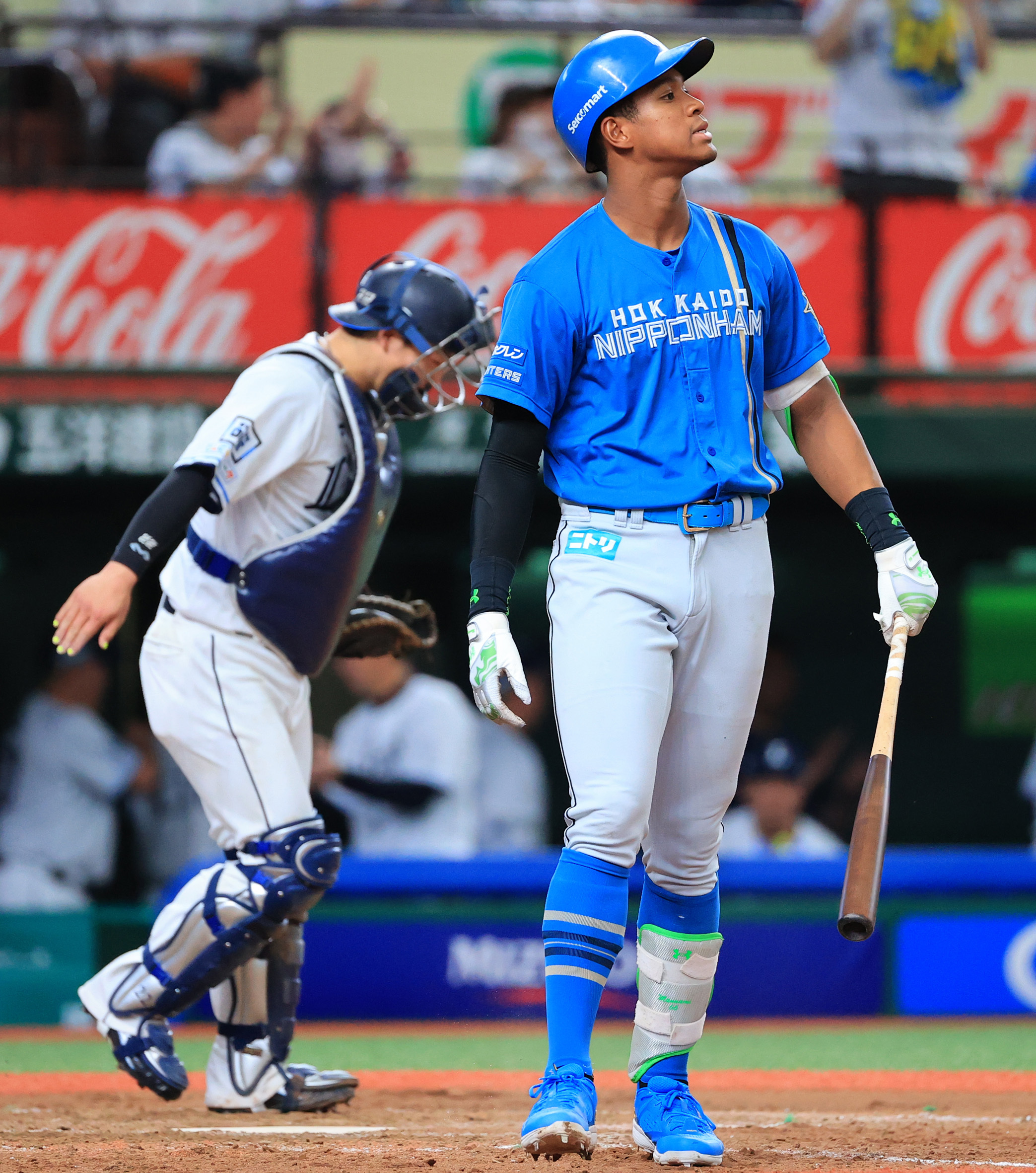 九回2死一、二塁で三振に終わった万波