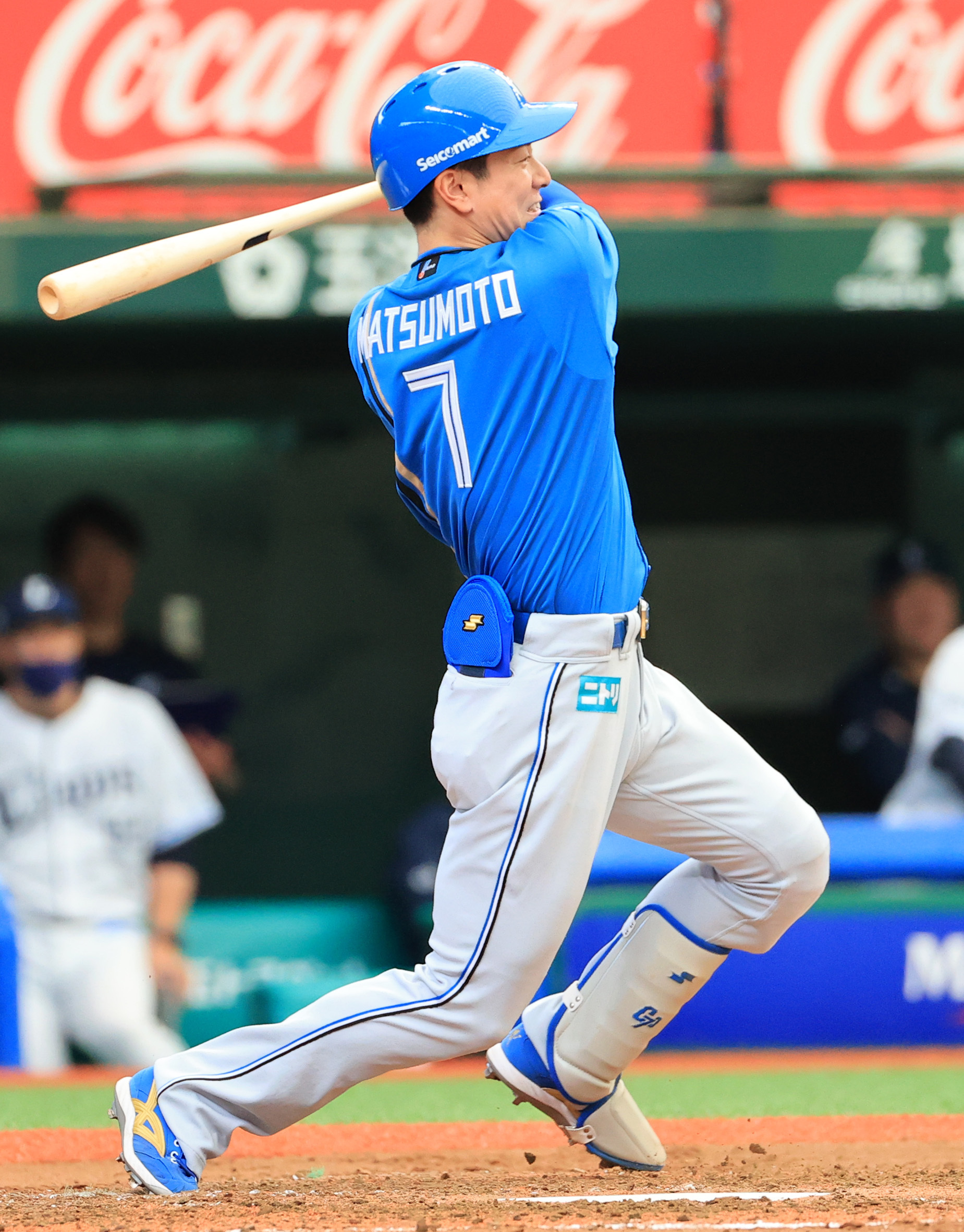 三回1死、松本剛がヒットを放つ