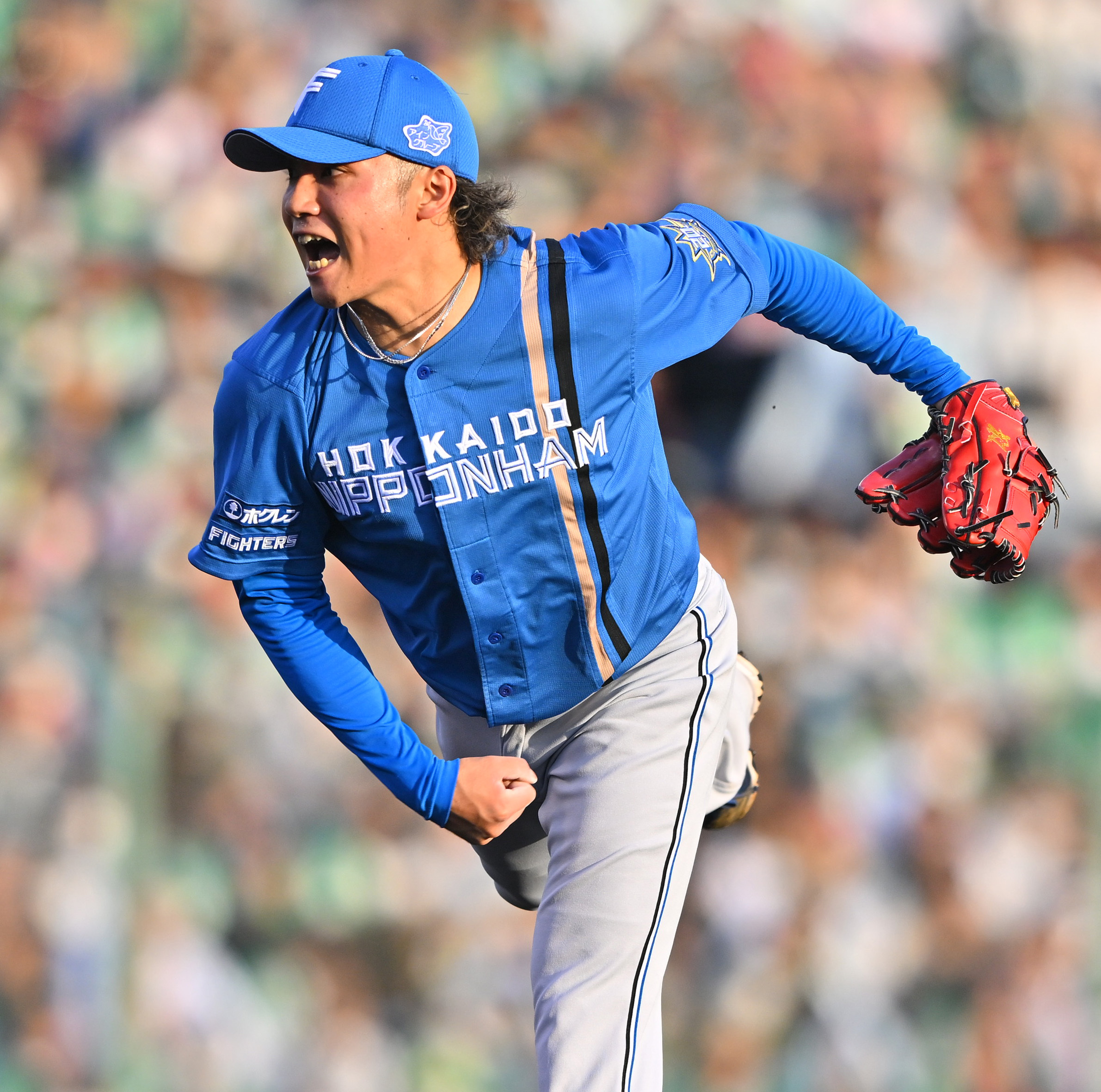 一回2死二、三塁、栗原を投ゴロに打ち取った伊藤