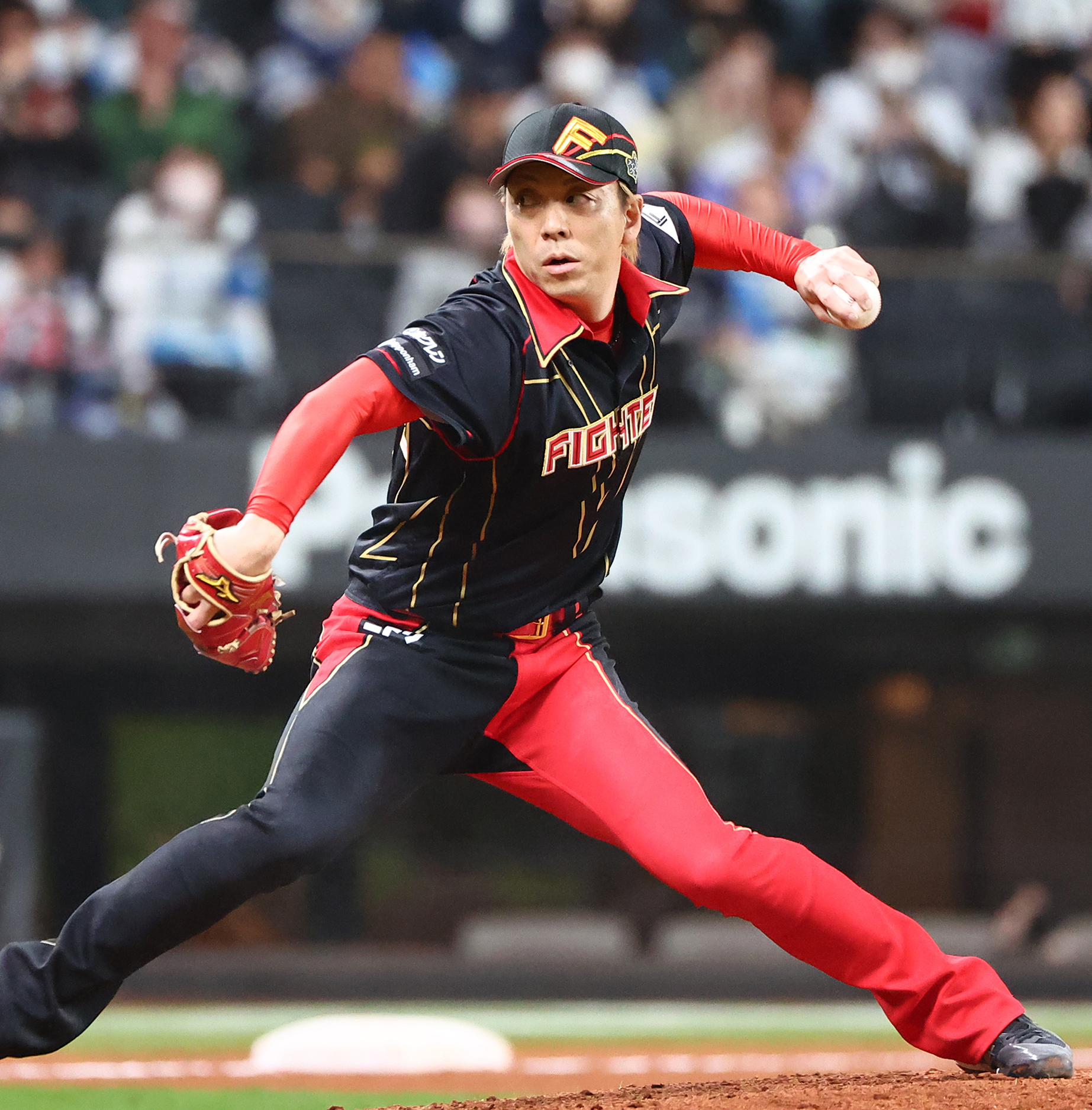 5月16日西武戦の十回表、7番手でマウンドに上がり823試合登板を果たした宮西