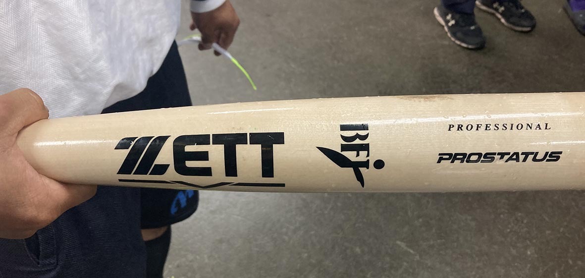 北海道のダケカンバ材を、大手メーカー・ＺＥＴＴに委託制作してできたテストバット