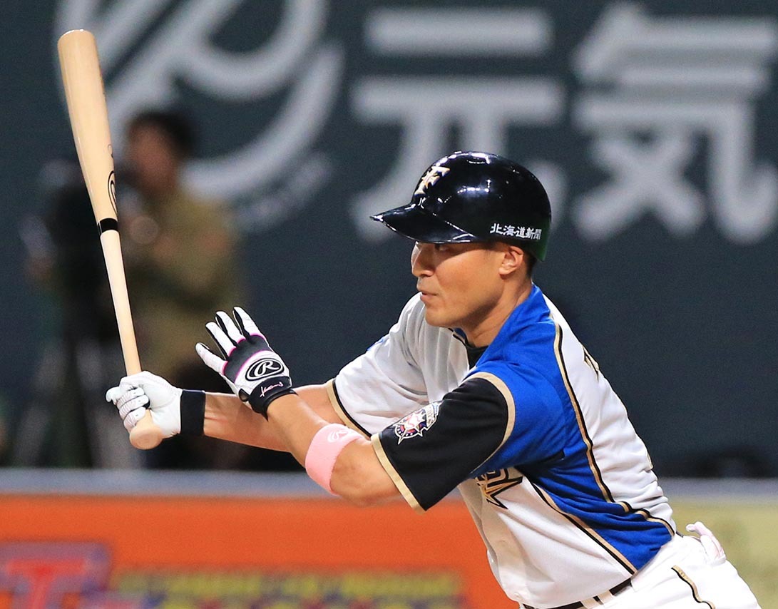 2019年9月14日のソフトバンク戦、ダケカンバ材バットで安打を放った田中賢