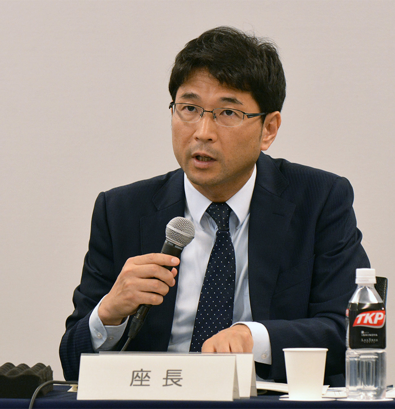 会合で座長を務めた生田委員