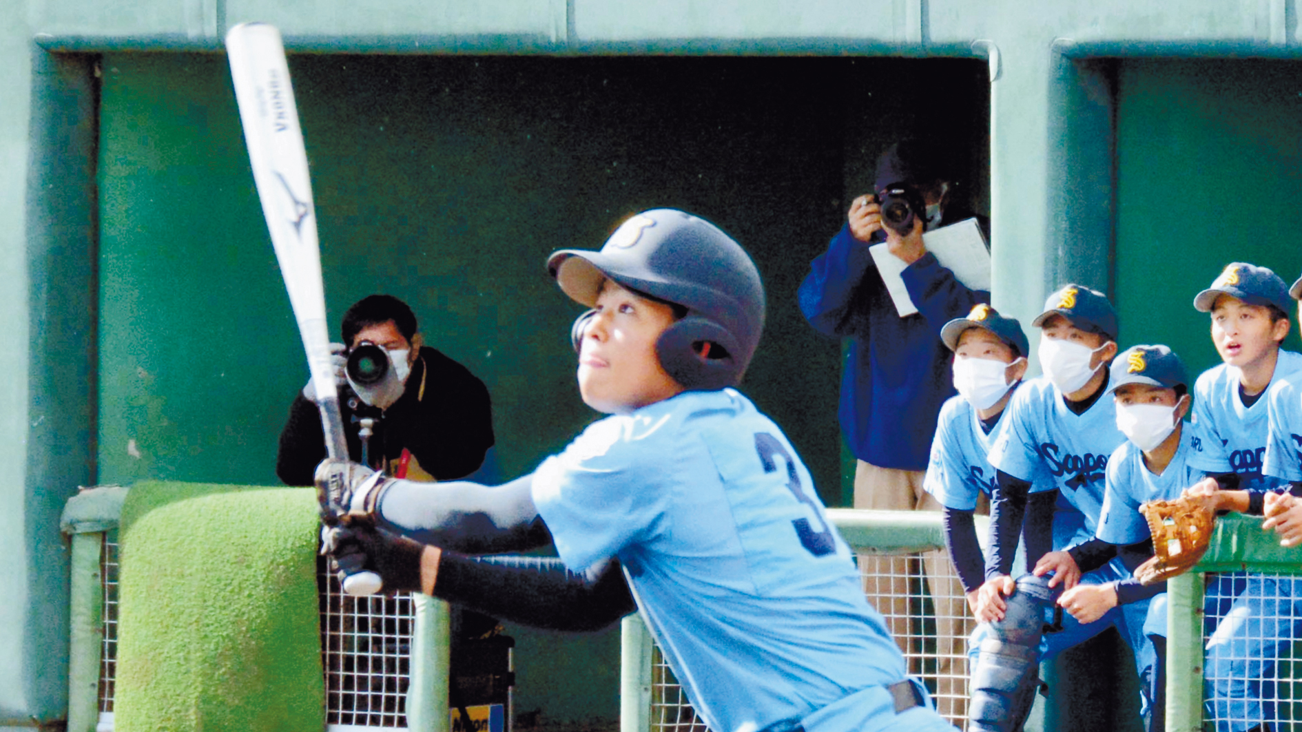 藤田が六回、満塁走者一掃の逆転適時二塁打を放つ