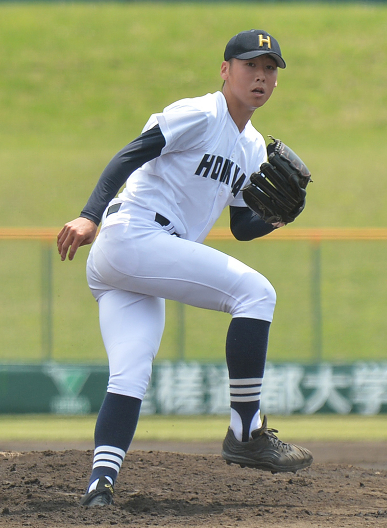 札幌日大高戦で完封勝利を挙げた北海の岡田彗斗投手